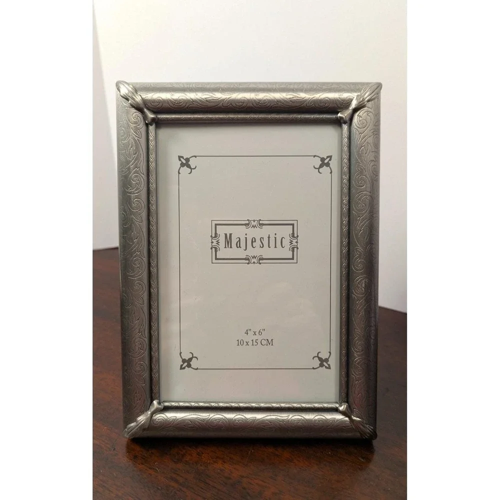 Pewter Tone Photo Frames Majestic 4x6 & WM Rogers Silver Plated 3x5 Oval Lot 2